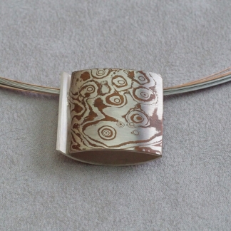 Mokume Gane Kettenanhänger aus 925/- Silber und Kupfer