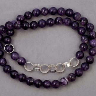 Halskette mit Amethystenkugeln und Elementen aus 925/-Silber