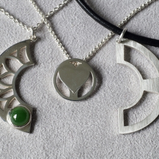 Familienschmuck 2019,  925/- Silber mit Jade grün rund Cabochon